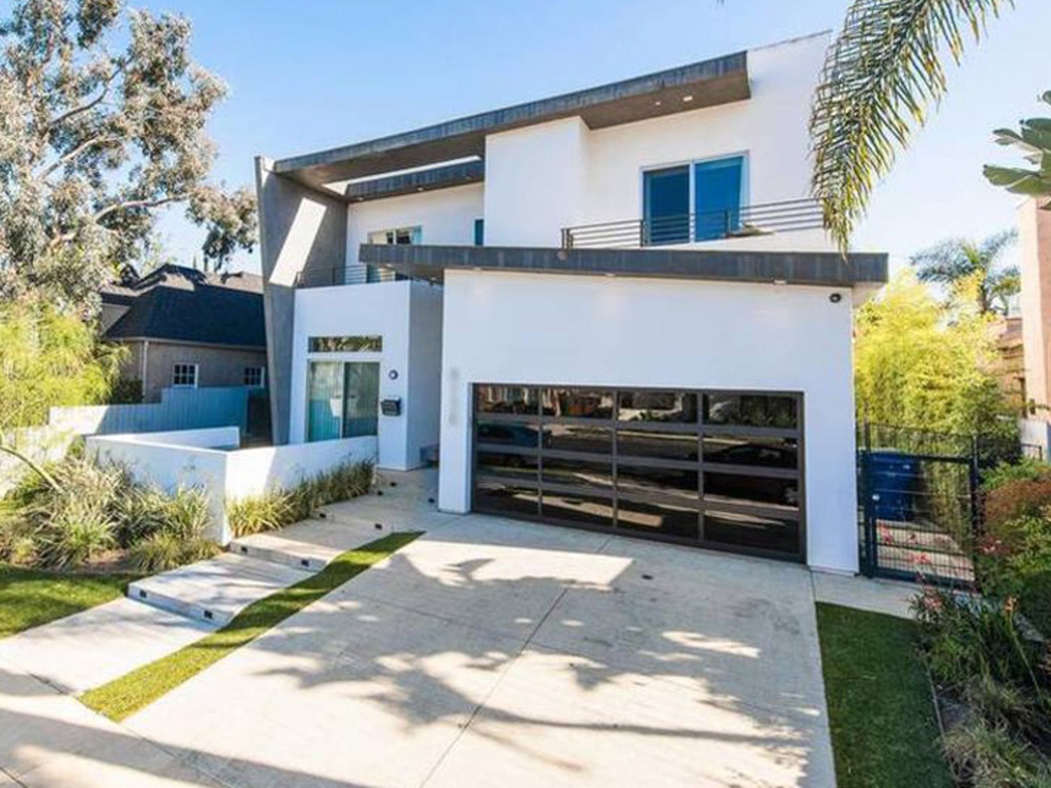 Kendall Jenner and Ben Simmons Rent West Hollywood Home ($25,000 a month)