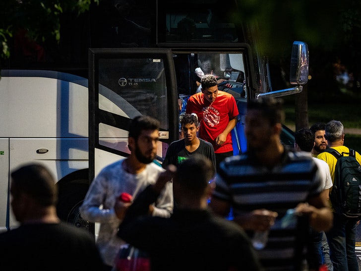 migrants being bused from texas to new york
