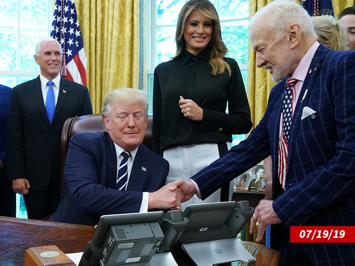 buzz aldrin donald trump oval office