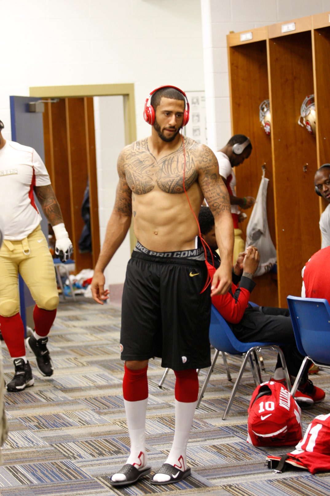 Colin Kaepernicks Shirtless Photos
