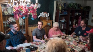 Mark Zuckerberg Surprises Ohio Family Who Voted for Trump at Their House for Dinner (PHOTO)