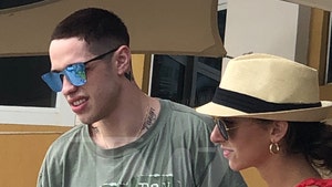 Pete Davidson Chats Up a Poolside Hottie in Miami to Round Out 2018