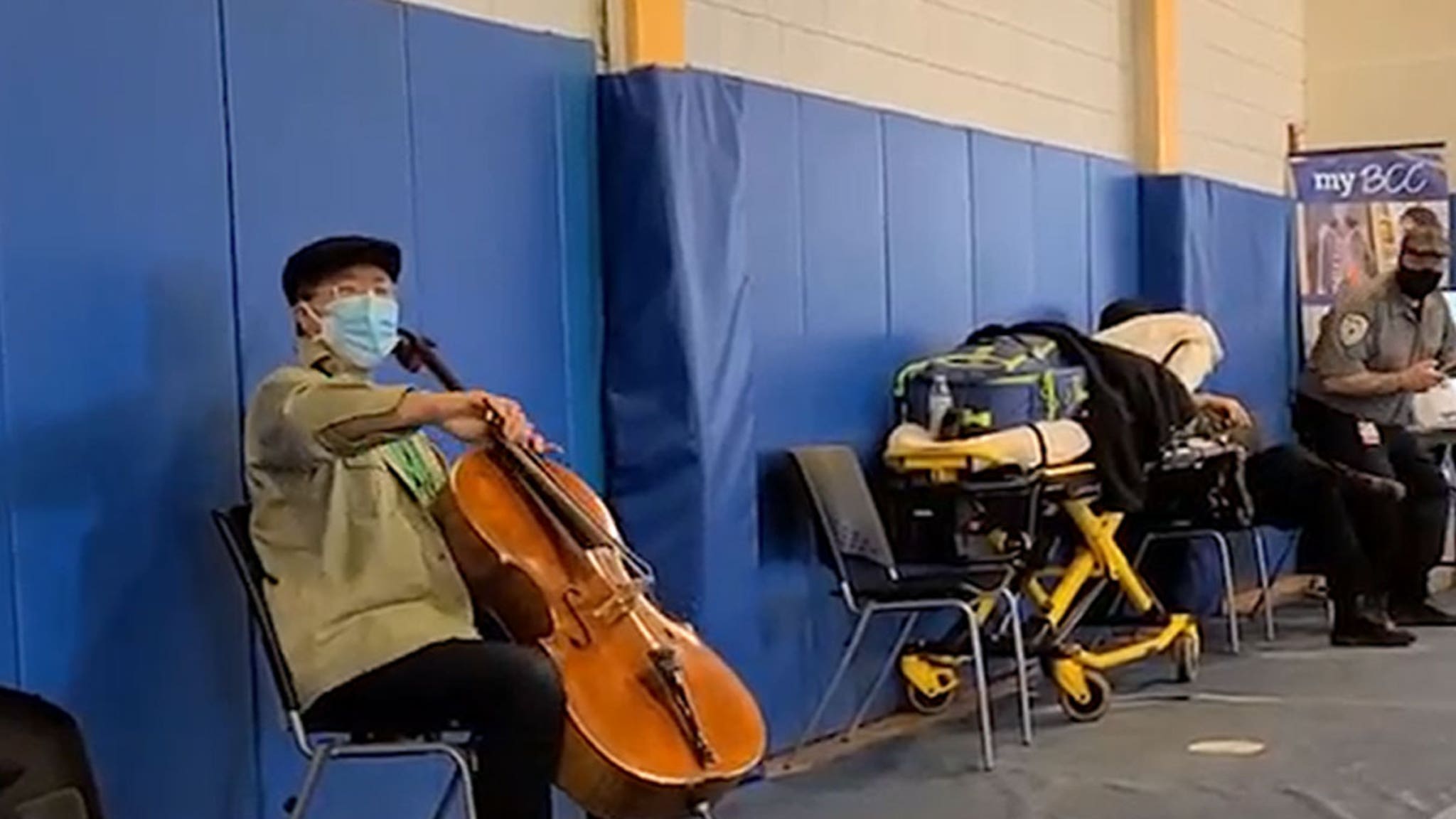 Yo-Yo Ma performs concert at the clinic after receiving the second dose of COVID