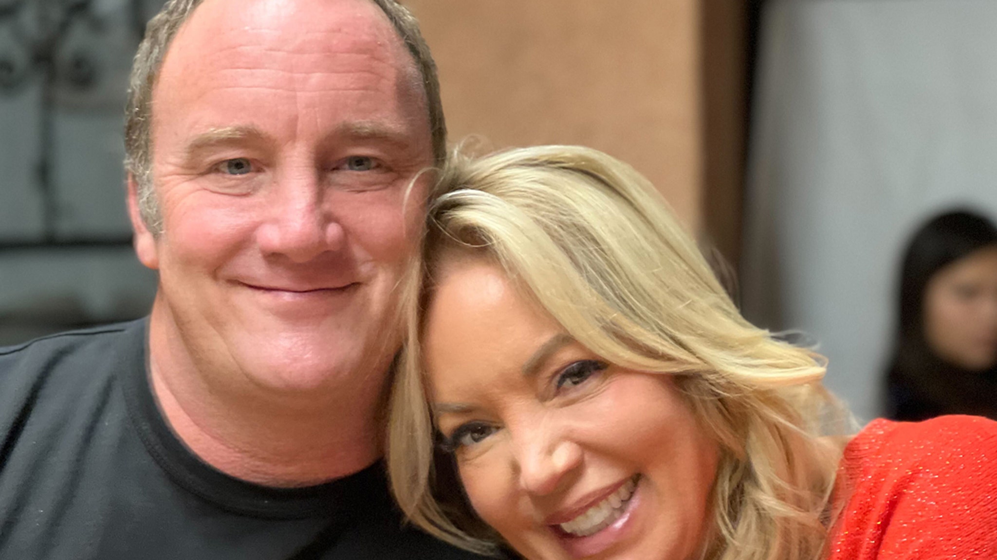 Lakers Owner Jeanie Buss Engaged To Comedian Jay Mohr 0659