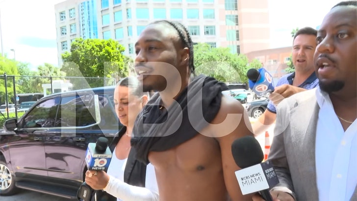 040727_lil_tjay.01_00_30_18