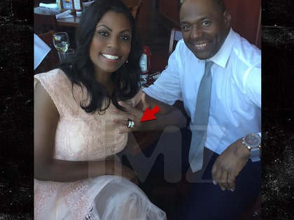 0725_Omarosa-engaged_tmz_wm