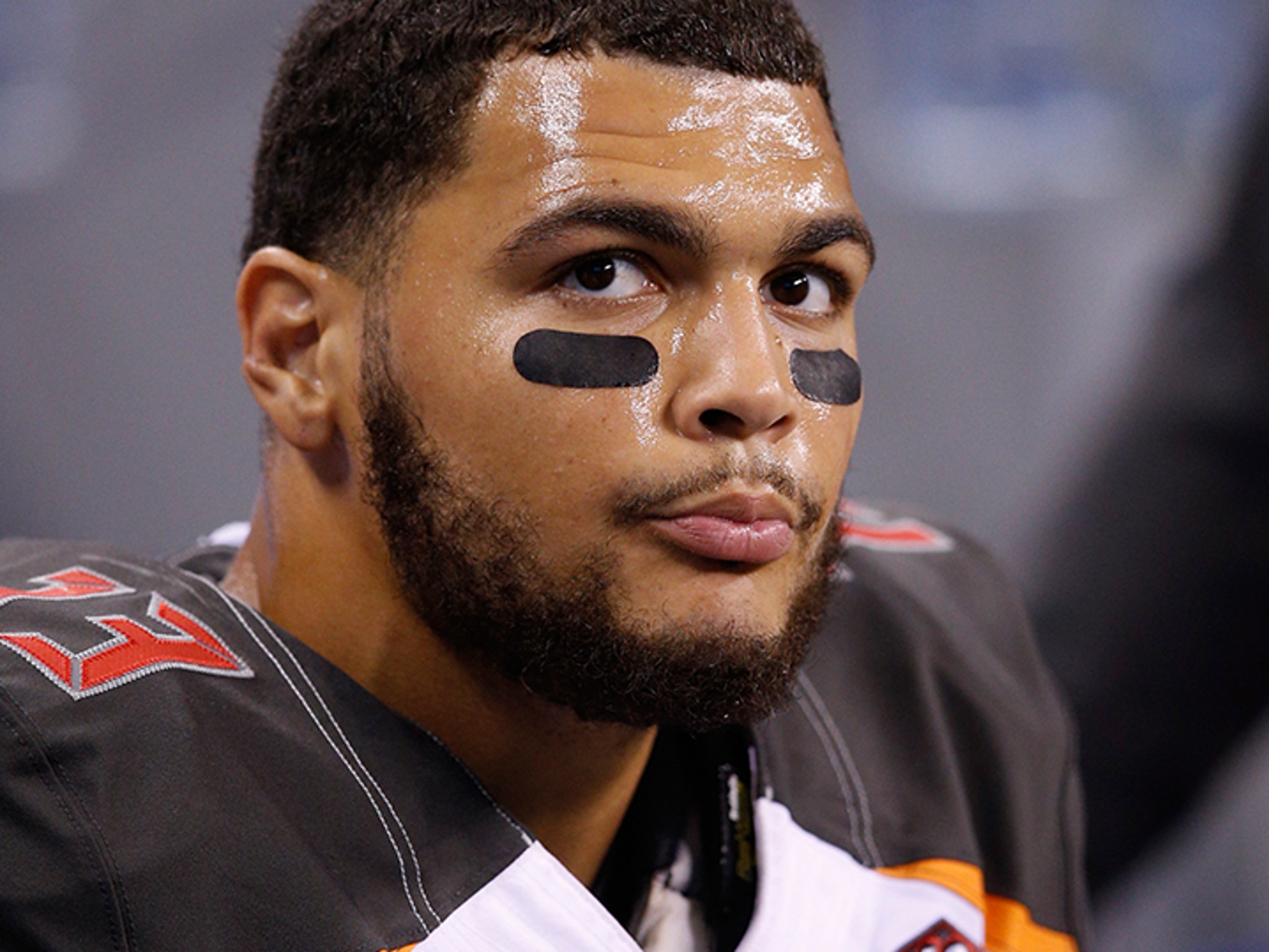 What motivated Bucs' Mike Evans to sit during anthem to protest Trump?