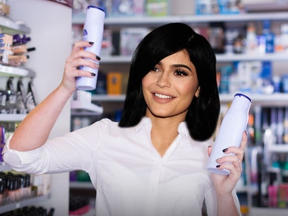 0515-kylie-jenner-hair-tmz-getty-03