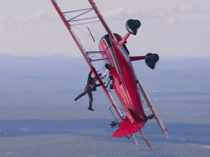 el truco del avión de tom cruise ‘m:i’ se muestra completo en un nuevo video filtrado