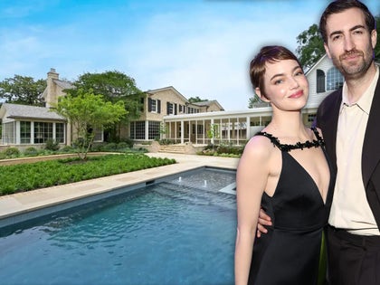 0617-Emma-Stone-Dave-McCary-West-Austin-Estale-Sale-PRIMARY