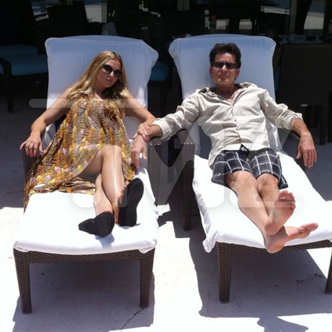 Charlie Sheen & Brooke Mueller in Mexico