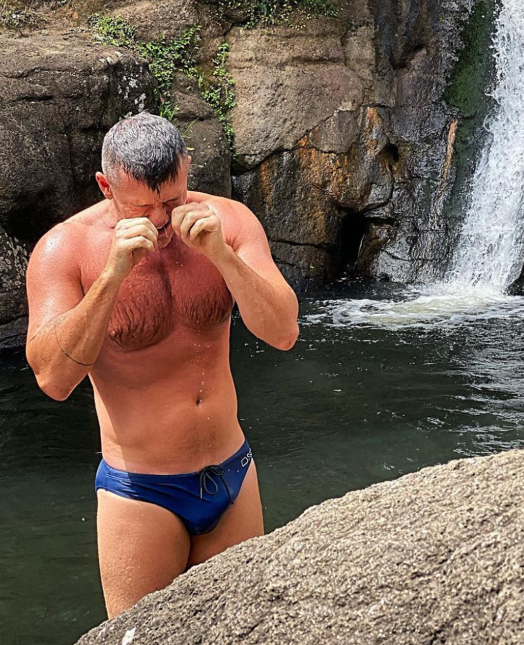luke-evans-shirtless-photos10