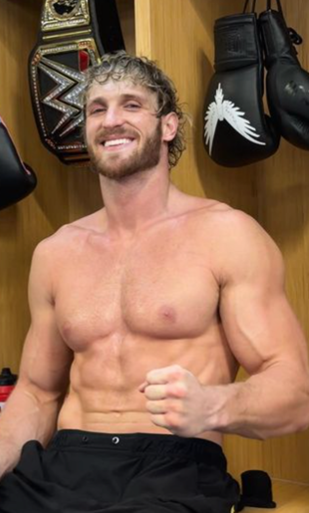 0330 Logan Paul Abs Guess Who 0