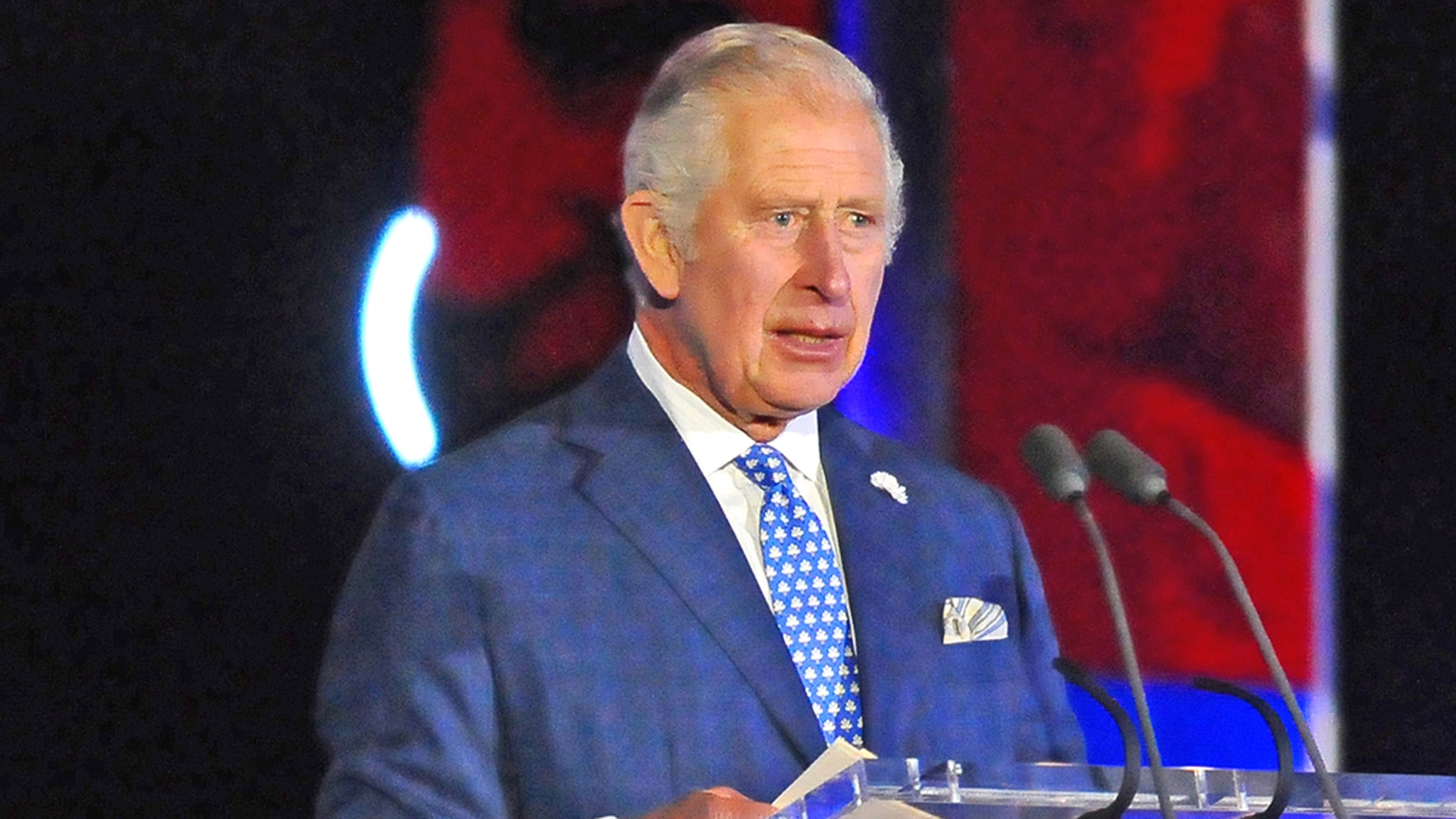 Príncipe Carlos rinde homenaje a Queen durante concierto de Jubileo