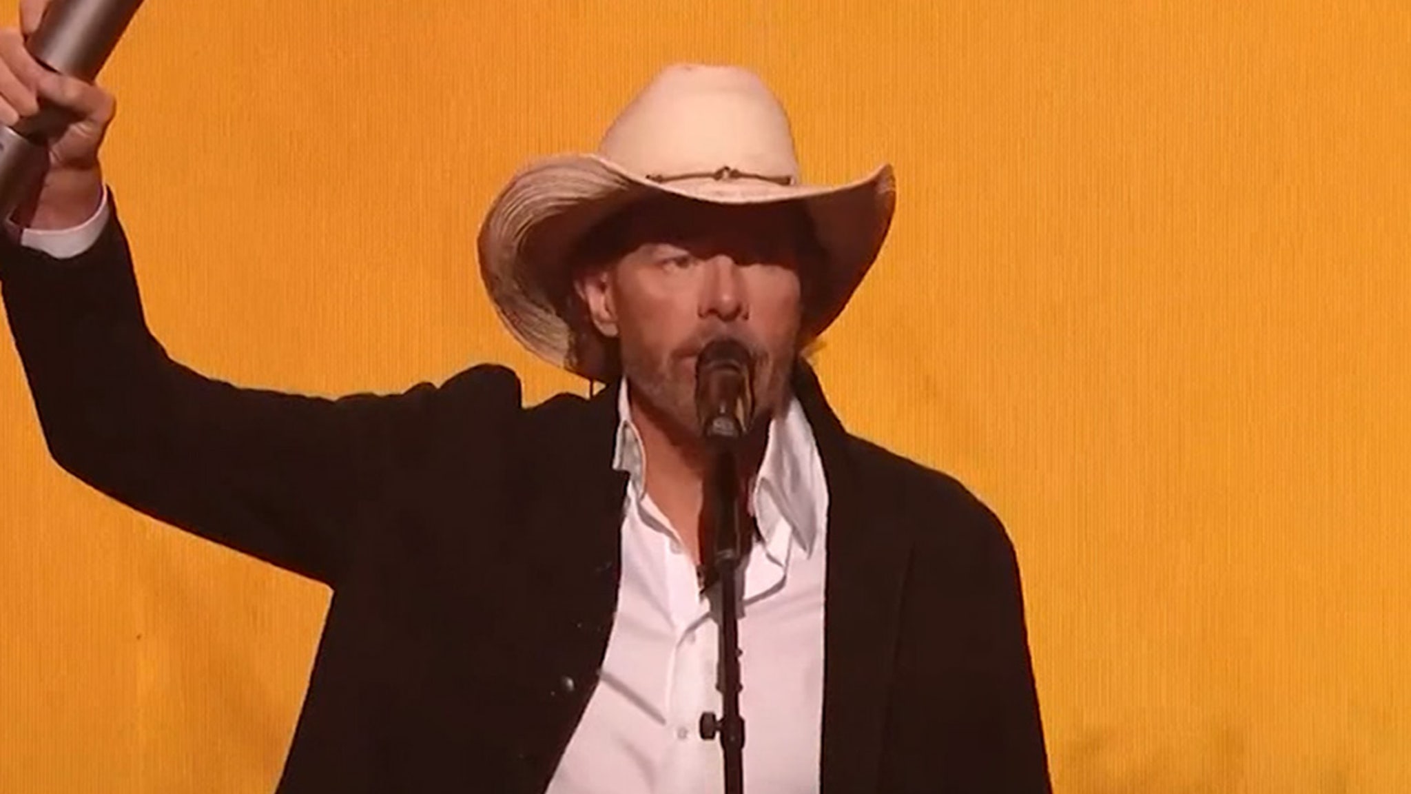 Toby Keith Accepts Country Music Award Amid Stomach Cancer Battle