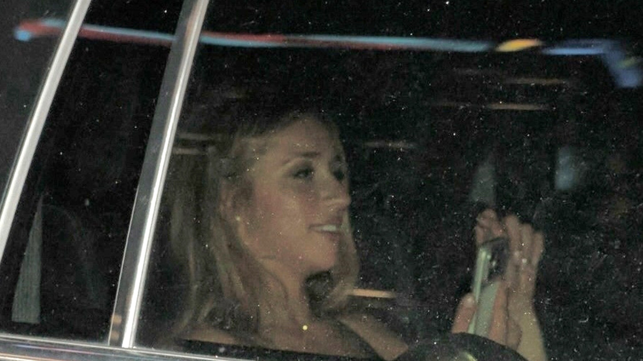 Tate McRae Glued to Phone After Taylor Swift and Travis…