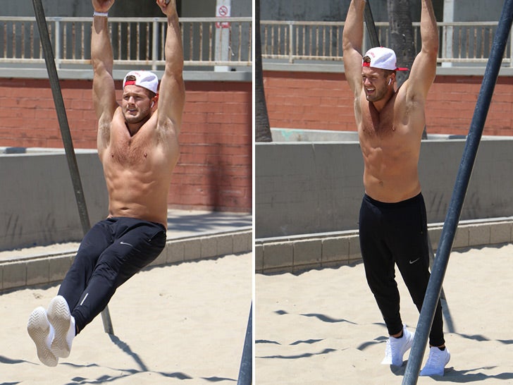 0814-colton-underwood-workout-shirtless-muscle-beach-photos-primary