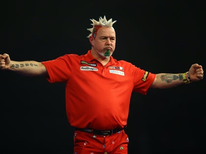 peter wright Darts Player Crazy Looks Photos 1