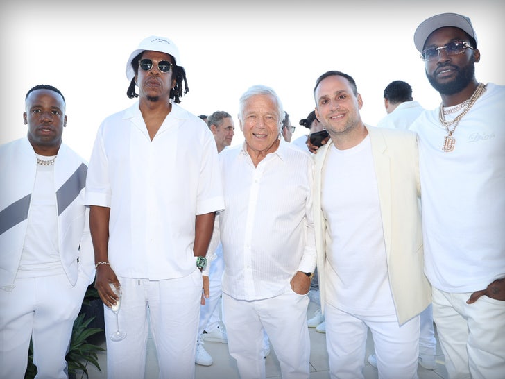 Michael Rubin’s White Party Was Star-Studded, Celebs Boogie Down