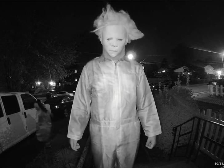 101725_ring_doorbell_halloween_masks_standing