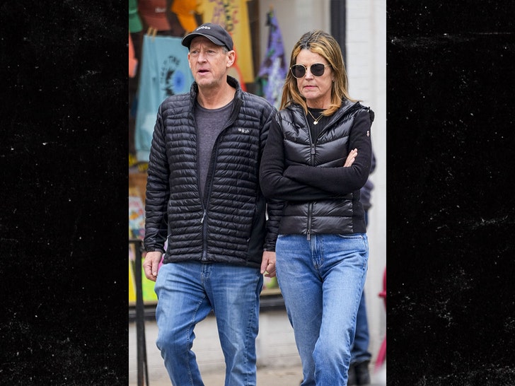 Savannah Guthrie and husband seen in NYC bg
