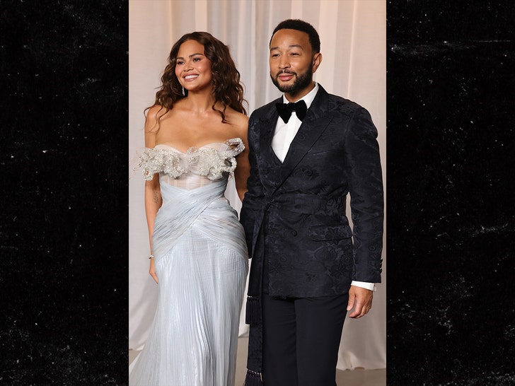 Chrissy-Teigen-and-John-Legend-getty-1