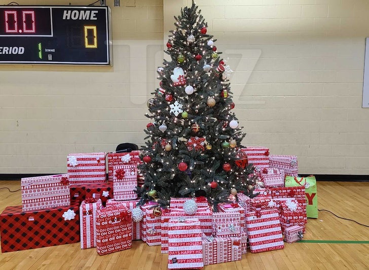 Atlanta Rapper 21 Savage Just Made A Christmas Miracle Come True For Dozens  Of Kids - Narcity