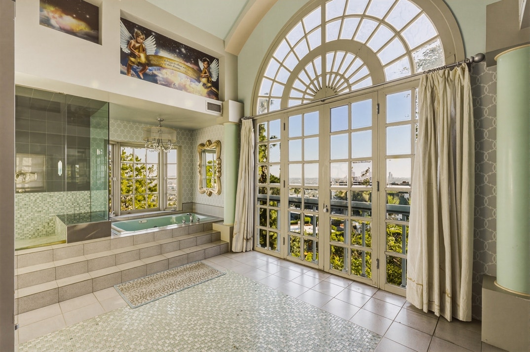 Richard Simmons Hollywood Hills New Photos 18