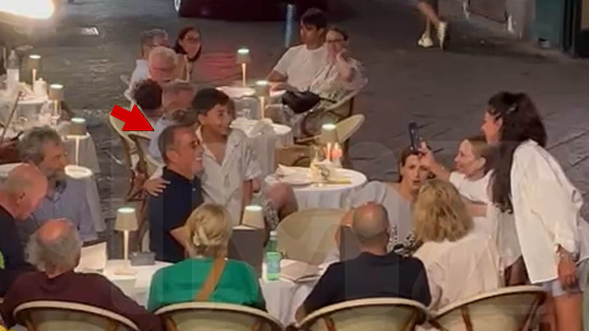 Jerry Seinfeld cena in Italia con Larry David e Amy Schumer