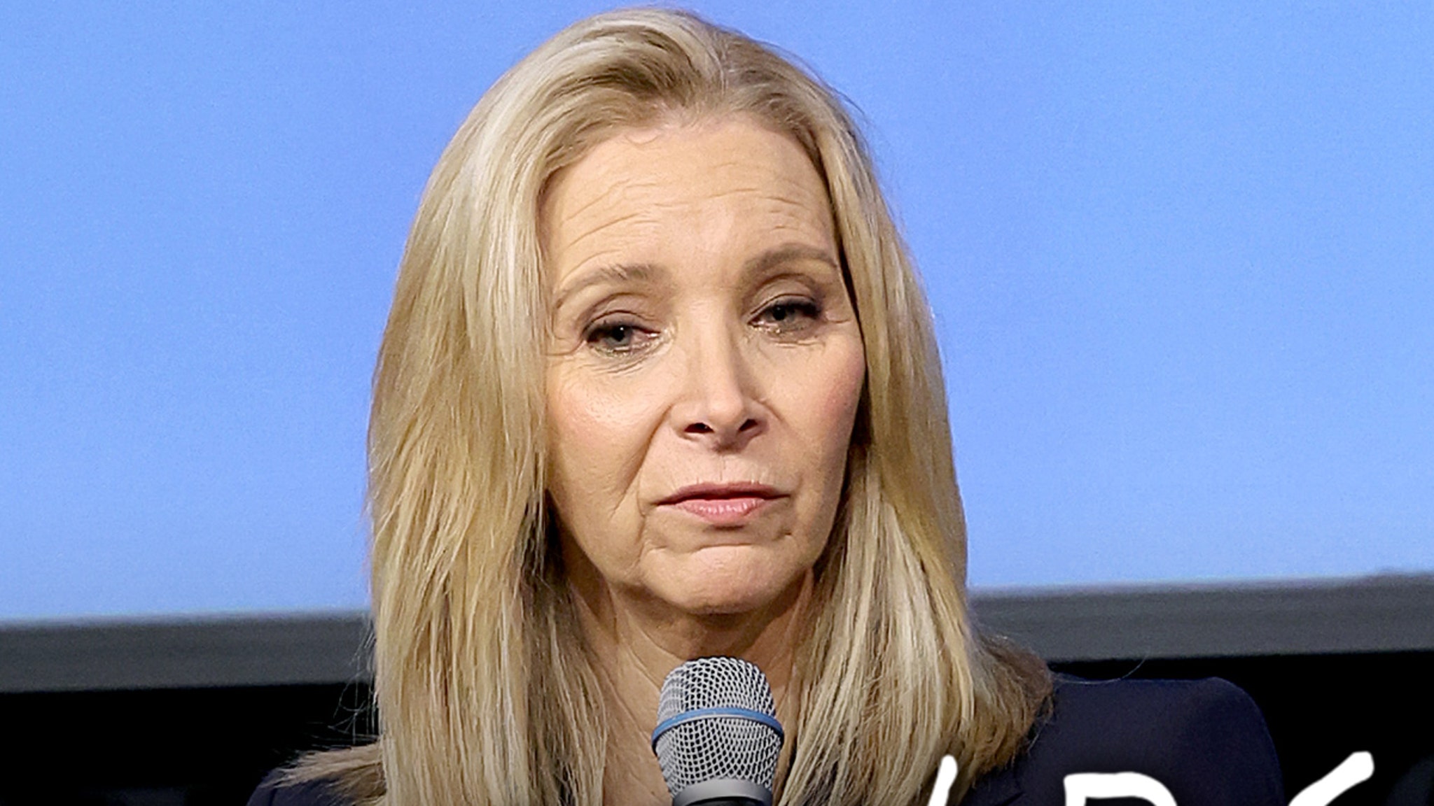 Lisa Kudrow Says 'Friends' Writers Were Horny, Harsh and Way Out of Line
