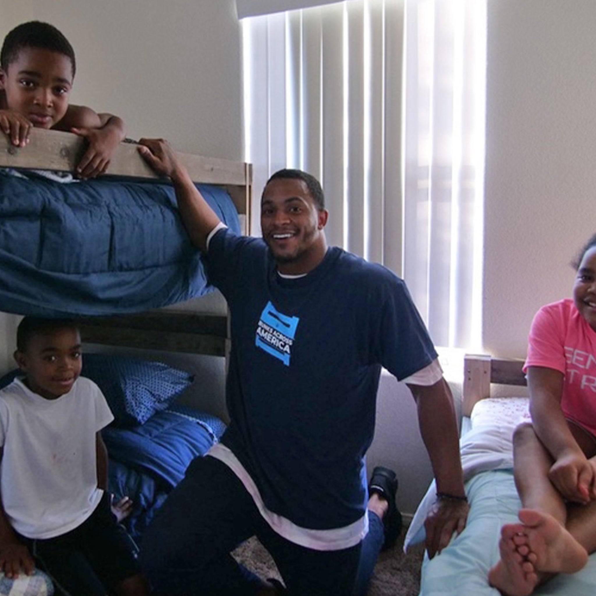 Raiders' Johnathan Abram Builds Beds, Donates Them To Las Vegas Family