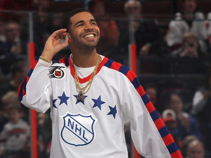 0826_drake_clothes_21