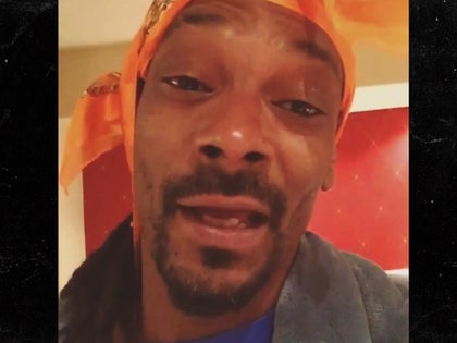 111814_snoop_dogg_primary