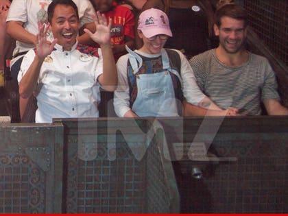 1030-scarlett-johansonn-tower-of-terror-TMZ-01