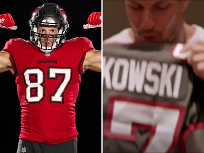 0618-rob-gronkowski-insta-bucs-02