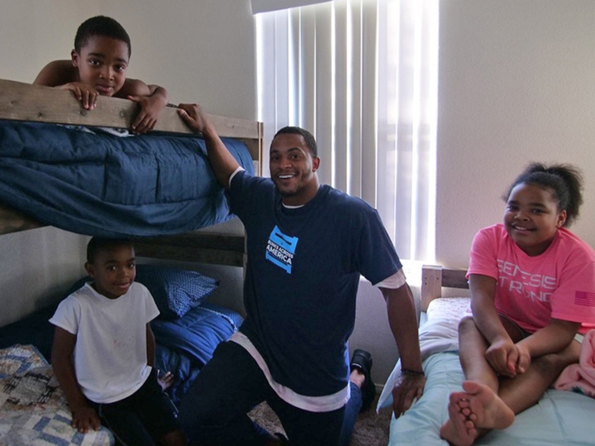 Raiders' Johnathan Abram Builds Beds, Donates Them To Las Vegas Family