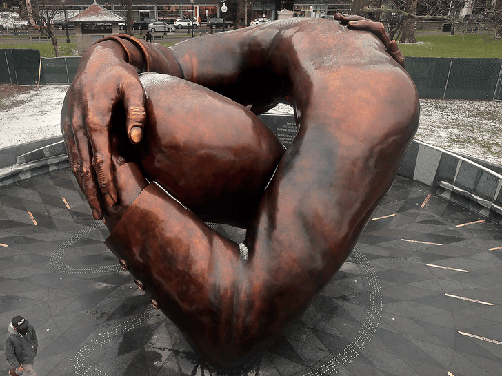 Embrace, the Dr. Martin Luther King Jr. memorial sculpture