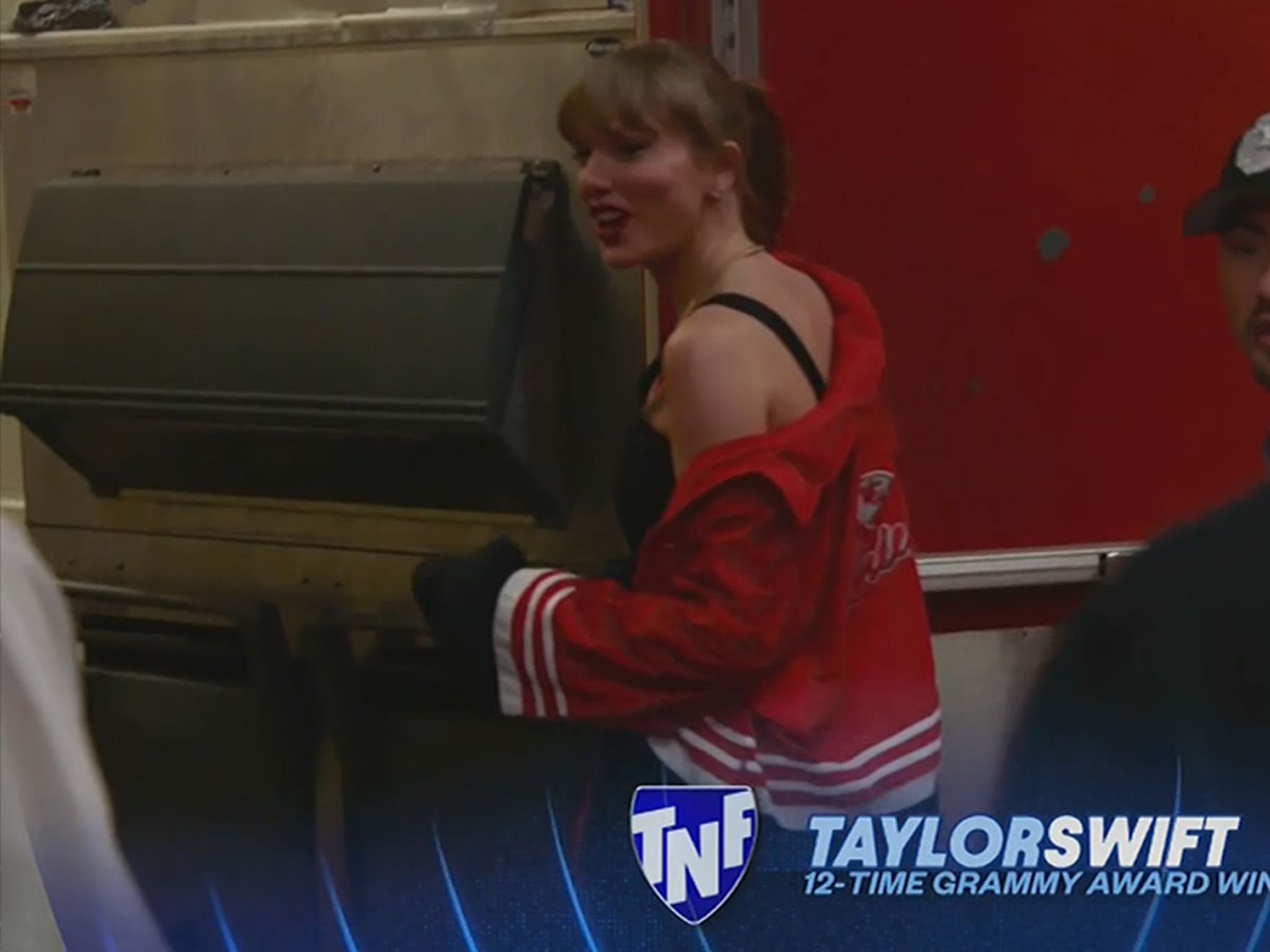 Taylor Swift The Kansas City Chiefs Win Is Taylor Here 87 13 Gifts