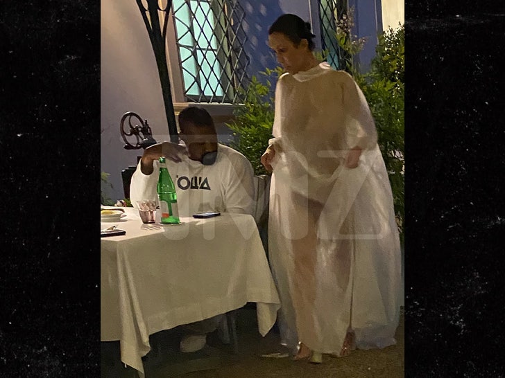 kanye west bianca at dinner in Florence 2
