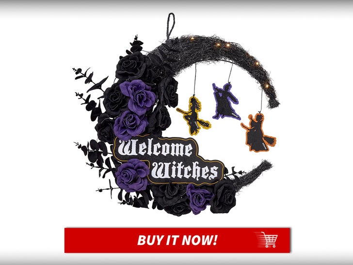 Hocus-Pocus-Light-Up-LED-LED-UCHERCHEDES-WREATH-HORRORROR-MOVIE-HALLOWEEN-DECOR-MAIN