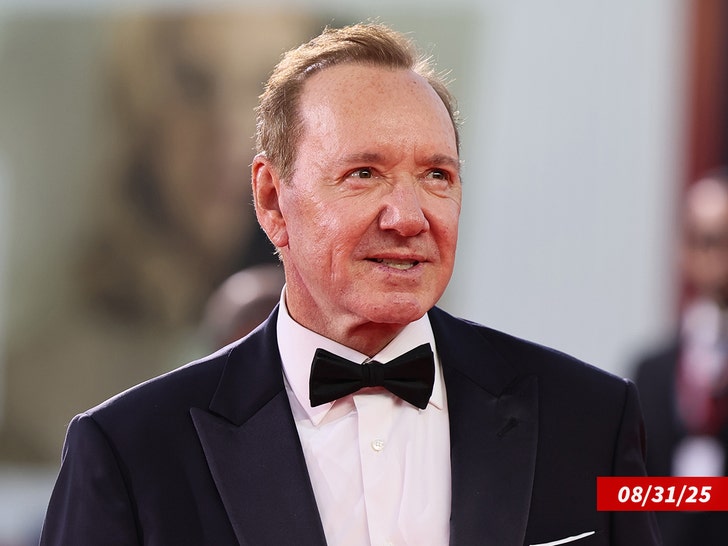 Kevin Spacey Sub Getty Swipe 2