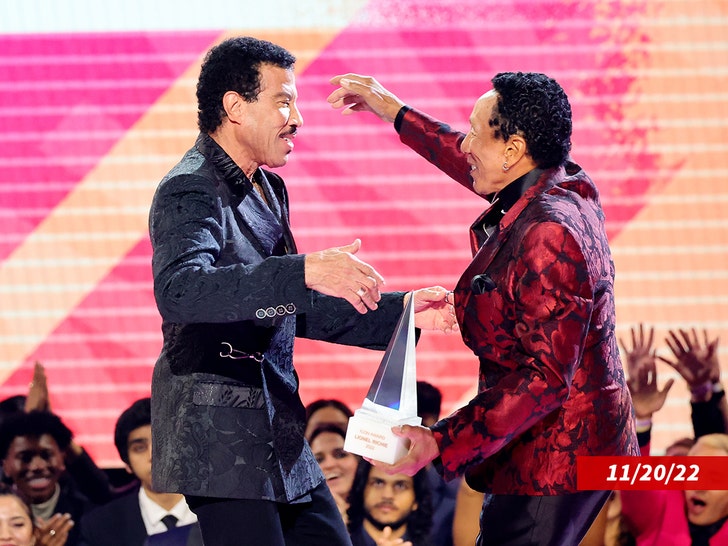 lionel-richie-and-smokey-robinson-getty-1
