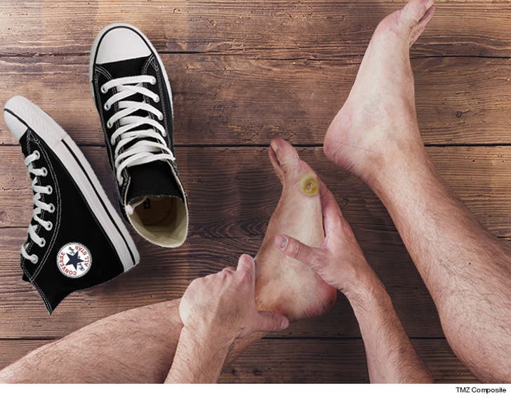 de eksplosion forseelser Converse Sued by Man Who Says Classic Chucks Didn't Protect His Feet