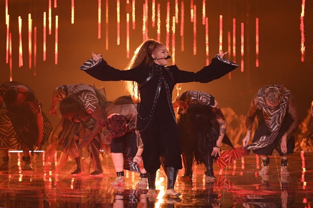 Janet Jackson Performance photos-17