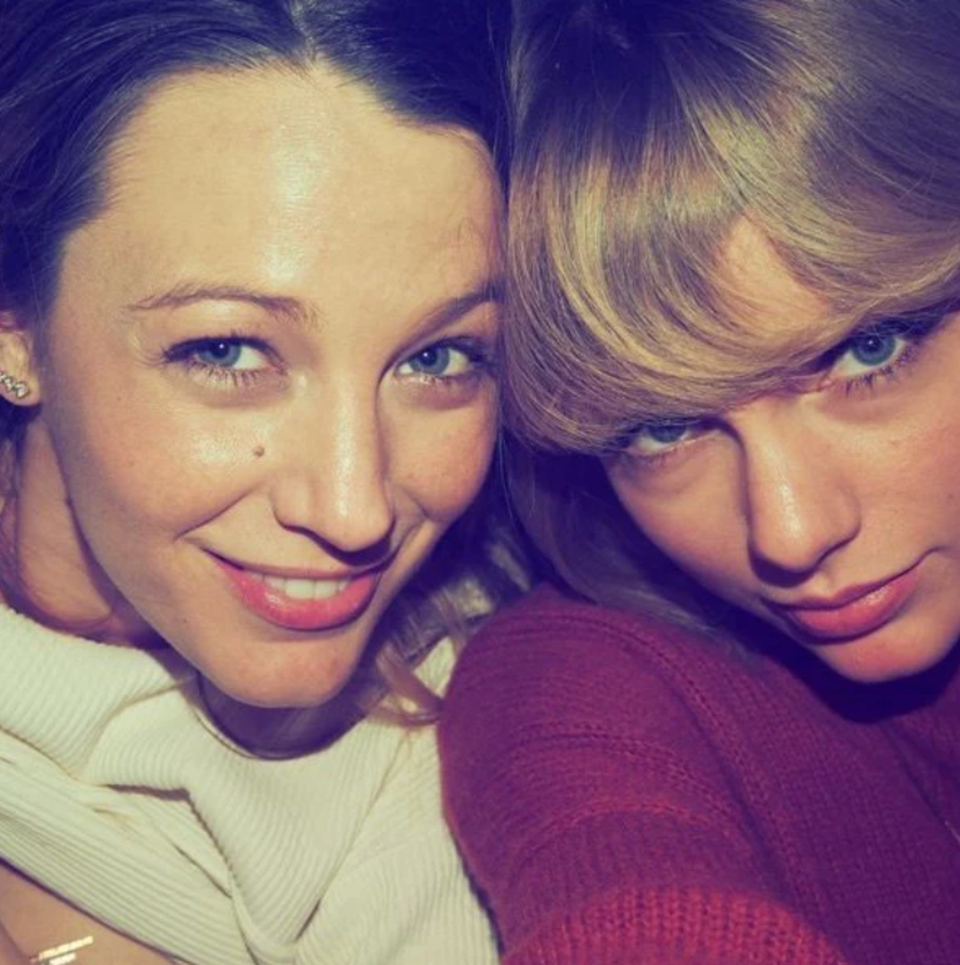 Taylor Swift Blake Lively Together Friends photos 4