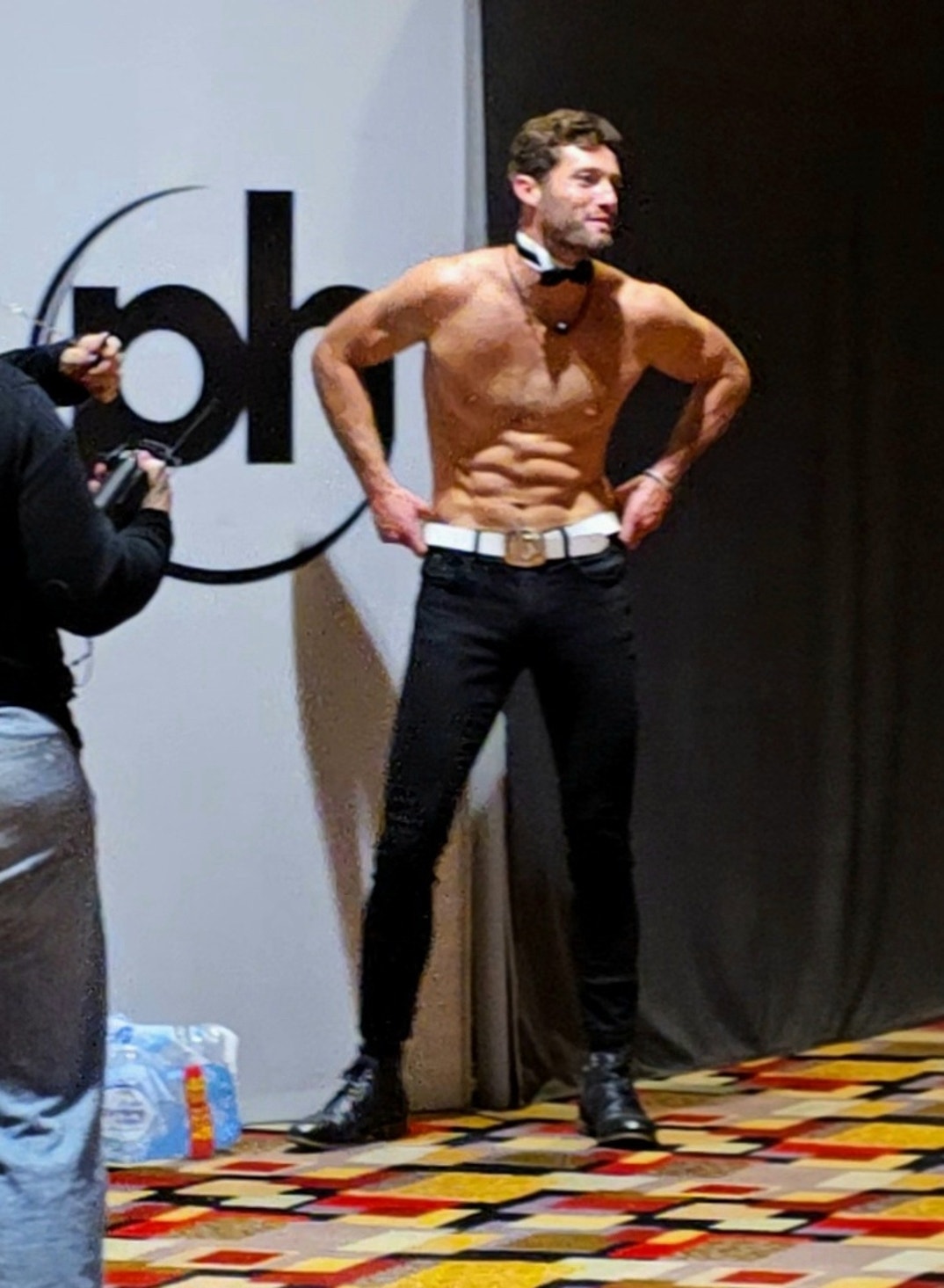 Taylor Frankie Paul Shares Romantic Moment With Suitor During Bachelorette Filming In Las Vegas  7