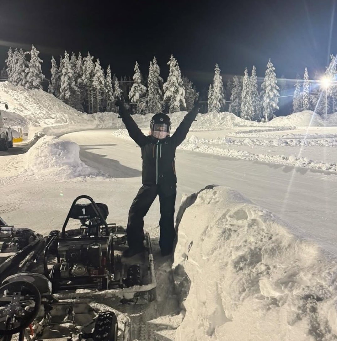 Sydney Sweeney Jeans Winter Vacay 9