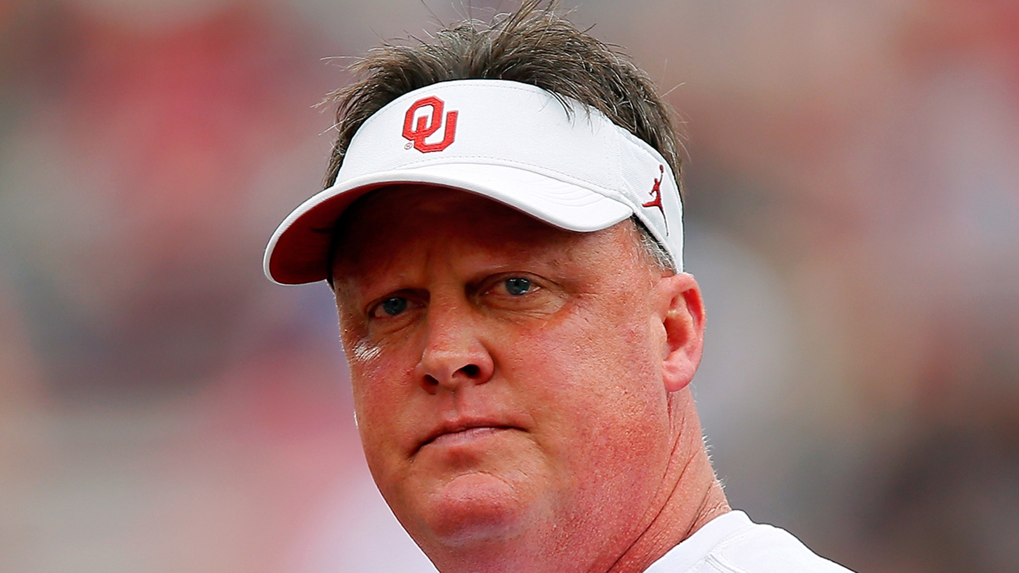 Oklahoma Asst. Coach Cale Gundy Resigns After Saying 'Shameful' Word In  Team Meeting