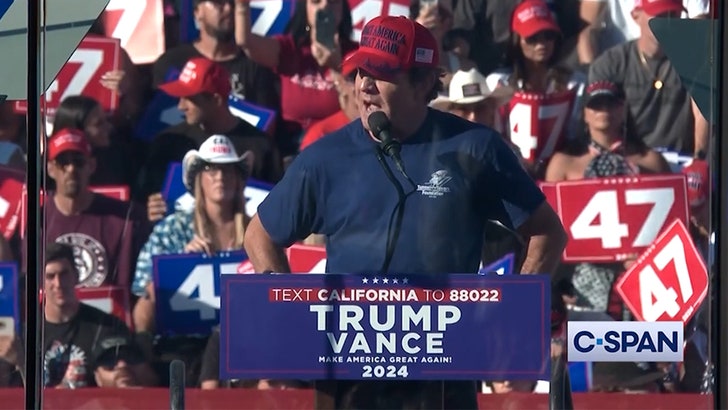 Dennis Quaid at the rally