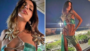 Emily-Ratajkowski-insta-1